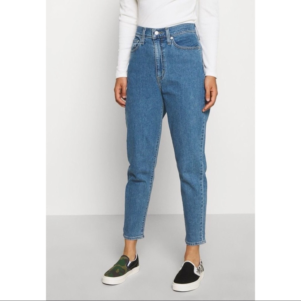 *SALE* Levi Women’s High-Waisted Taper Blue Jeans